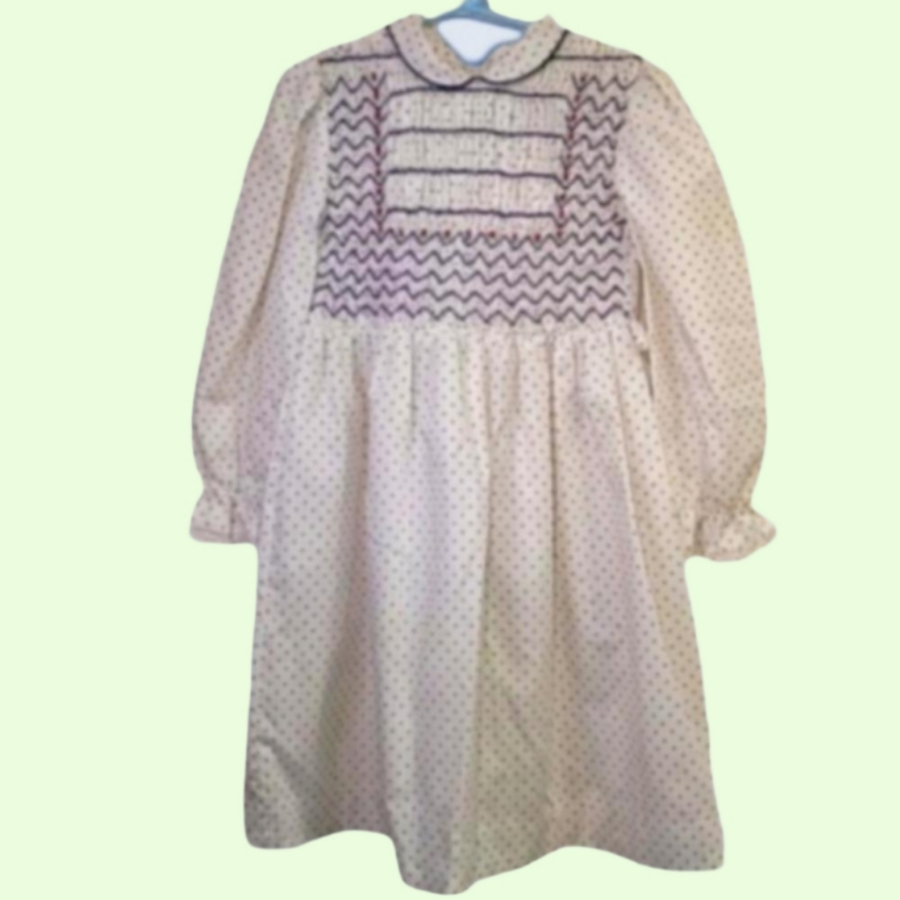 Vintage girls dress. Smocking. Embroidery. button back.